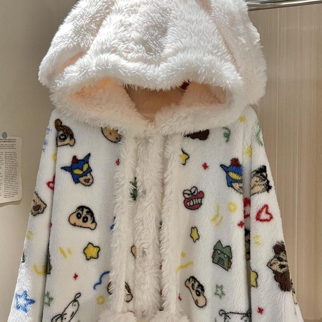 Crayon Shin-chan cartoon badja - Winter Clothing Items recensie en prijs
